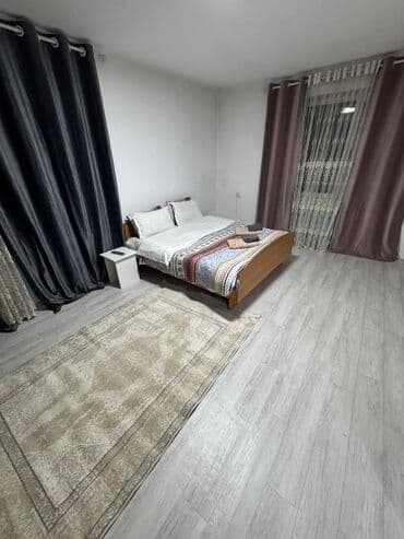 Гаражи: Сдаётся 1 комнатная квартира посуточно в городе Каракол по Ул — 1