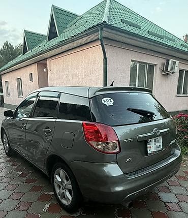 Toyota Matrix: 2004 г., Автомат, Бензин, Хетчбек — 2