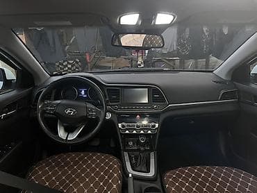 kia stringer: Hyundai Elantra: 2019 г., 2 л, Автомат, Бензин, Седан — 5