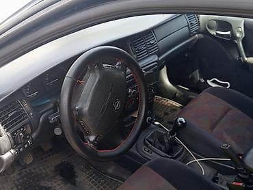 Opel Vectra: 1999 г., 1.8 л, Механика, Бензин, Универсал