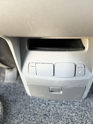 Продажа авто: Kia Carnival: 2016 г., 2.2 л, Автомат, Дизель, Минивэн — 8