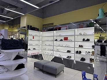 обмен одежды: Сдам обувную часть в мужском магазине ТЦ ГУМ. 2 этаж Проходимость — 5