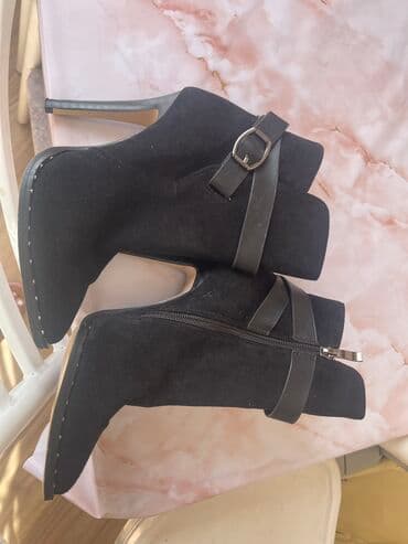 сапоги из натурального меха и кожи: Продаю почти новые Деми полу сапог на каблуках в идеальном состоянии — 6