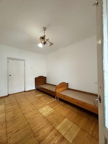 продаю квартиру по улице советская донецкая саманчина: 3 комнаты, 77 м², Индивидуалка, 3 этаж — 13