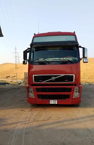 Тягач, Volvo, 2006 г., Тентованный