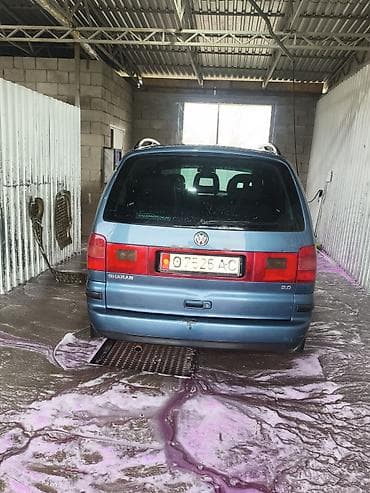 Volkswagen: Volkswagen Touran: 2002 г., 0.2 л, Механика, Минивэн — 5