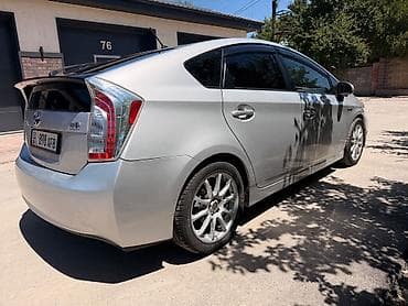 Toyota Prius: 2014 г.