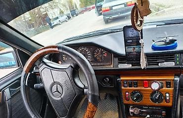 audi s8: Mercedes-Benz W124: 1992 г., 2.8 л, Механика, Бензин, Универсал — 4