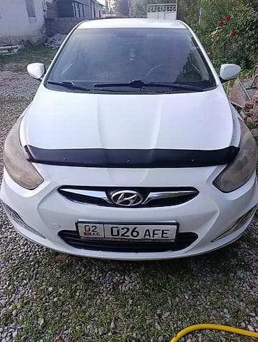 Hyundai Solaris: 2013 г., Бензин, Седан