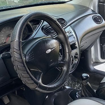 Унаа сатуу: Ford Focus: 2001 г., 1.6 л, Кол менен иштөөчү, Бензин, Универсал — 8