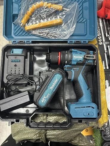 Аккумуляторная дрель‑шуруповерт Makita в кейсе Комплектация: -