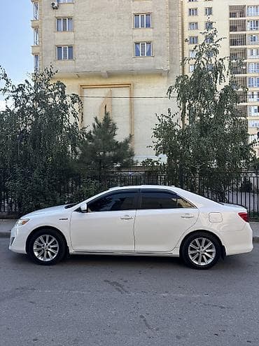 Toyota Camry: 2013 г., Гибрид — 5