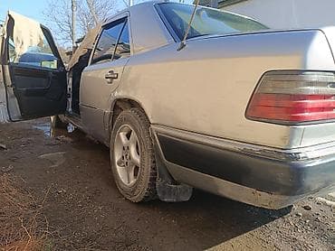 кигант мерс: Mercedes-Benz E-Class: 1995 г., 2 л, Механика, Бензин, Седан — 6