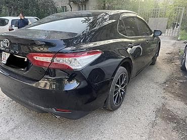 камре: Toyota Camry: 2023 г., Автомат, Седан — 4