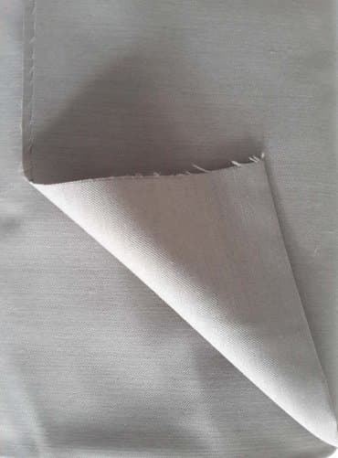 мурской кастюм: Плащевая ткань. цвет бежевый. размер ширина 1.6 м. Цена 800 сом/м — 2