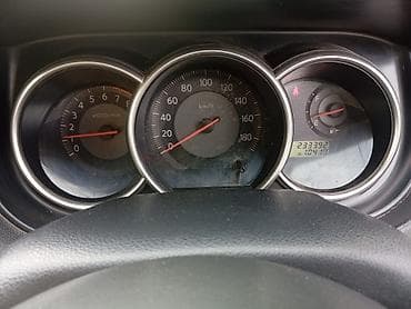 круглые фары: Nissan Tiida: 2004 г., 1.5 л, Автомат, Бензин, Хэтчбэк — 4