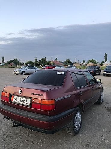 стоп венто: Volkswagen Vento: 1993 г., 1.6 л, Механика, Бензин, Седан — 4