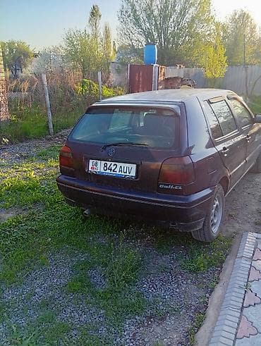 Volkswagen Golf: 1995 г., 1.8 л, Механика, Бензин, Хэтчбэк