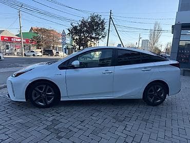 тесла машына: Toyota Prius: 2019 г., 1.8 л, Вариатор, Гибрид, Хэтчбэк — 5