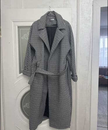 Стильное женское пальто-халат в классическом принте «гусиная лапка»