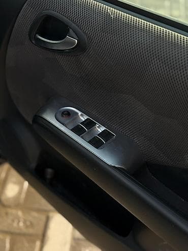 honda fit kg: Honda Fit: 2004 г., 1.5 л, Вариатор, Бензин, Хэтчбэк — 8