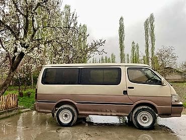 Унаа сатуу: Toyota Hiace: 1996 г., 3 л, Кол менен иштөөчү, Дизель, Вэн/Минивэн — 2