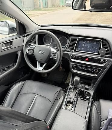 Hyundai Sonata: 2018 г., Автомат, Бензин, Седан — 5