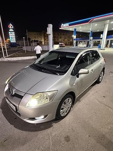 nardo grey: Toyota Auris: 2008 г., 1.6 л, Механика, Бензин, Хэтчбэк — 5