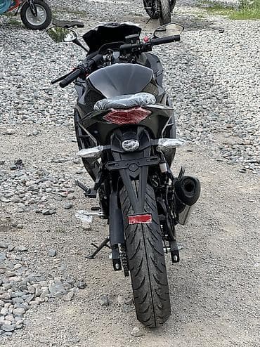 каски цена: Спортбайк Kawasaki, 200 куб. см, Бензин, Взрослый, Новый — 5