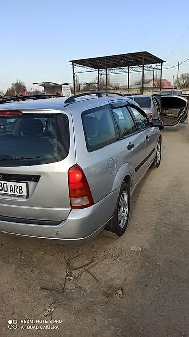 чемодан в багажник авто: Ford Focus: 2001 г., 1.6 л, Бензин, Универсал — 3
