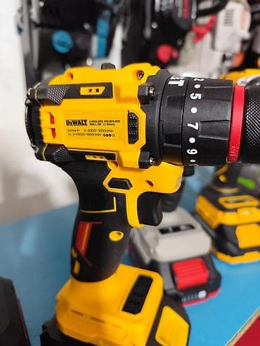 на металл: Аккумуляторные шуруповёрты/дрели-шуруповёрты, безщеточные. На витрине — 3