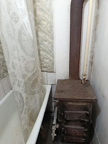 Продажа домов: Продаю полдома. Ниже Восточного автовокзала перед БЧК. Отдельный вход — 7