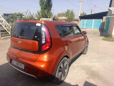 срочно продаю в связи с переездом: Kia Soul: 2018 г., 2 л, Типтроник, Бензин, Универсал — 2