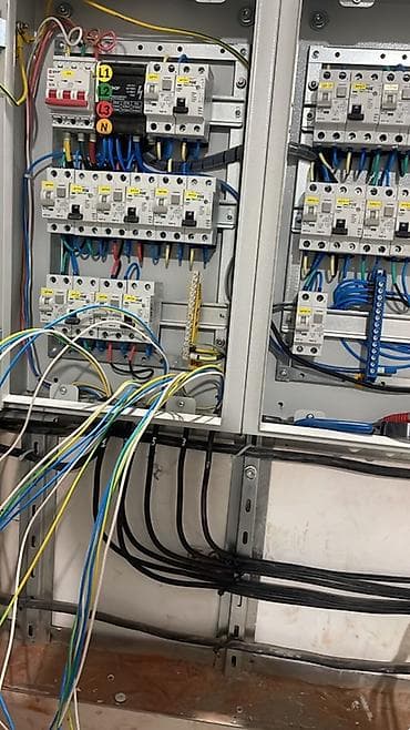 Электрики: Электрик | Установка счетчиков, Установка стиральных машин, Демонтаж электроприборов Больше 6 лет опыта — 2