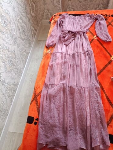 Киреге берилүүчү кийимдер: Красивое, длинное платье. Размер 44.Брала на кыз узатуу — 2