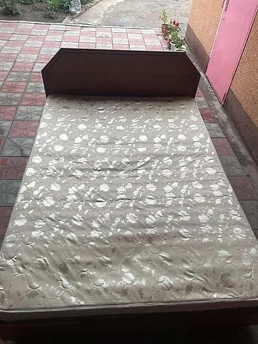 спальный мебел бу: Двуспальная кровать, Б/у, С матрасом, длина - 200 см — 4