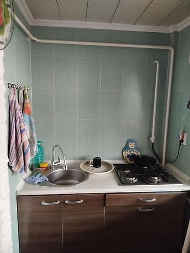 пишпек продаю дом: Полдома, 52 м², 3 комнаты, Собственник — 3