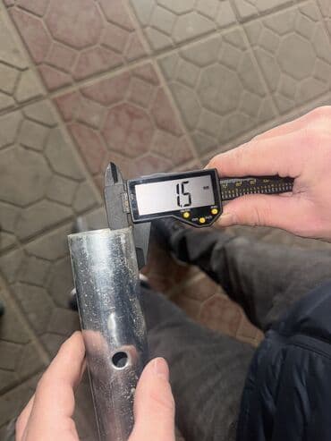 плотницкий инструмент: Комплект металлических строительных лесов, предназначенных для — 4