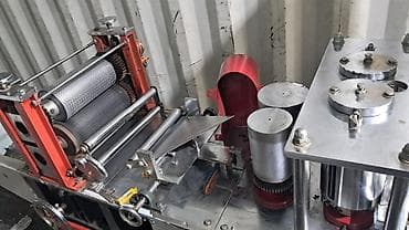 Другие автомобили: Компактный городской хэтчбек бордового цвета. Основные особенности: - — 7