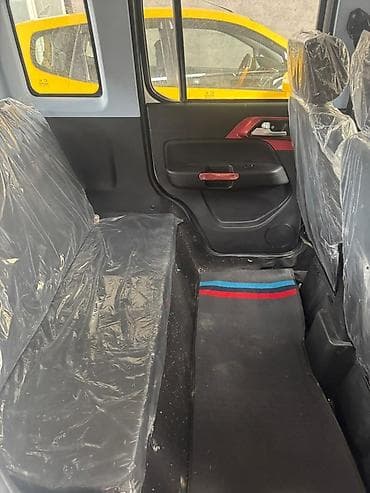 mini ev: Компактный электрический внедорожник (4 двери, 4/5 мест). Основные — 7