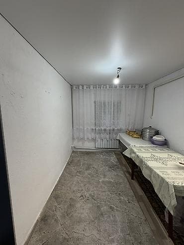 аренда домов ак босого: Продается 5 комнатный дом в хорошем районе в городе Каракол. Участок — 7