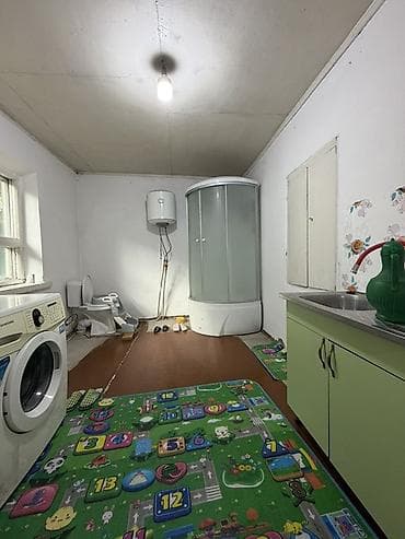 Кыймылсыз мүлк: 📍 В Сокулуке продается дом на участке 10 соток. 🏡Дом без ремонта — 9