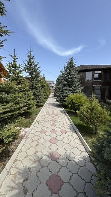 каракол квартира сдаётся: Коттедж, Сруб ЦО Каприз, Чолпон-Ата, Детская площадка, Парковка, стоянка, Охраняемая территория — 8