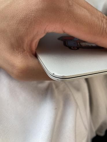 сок жмалка: Добрый день! Срочно продаю Apple MacBook Air (серебристый) + USB‑C хаб — 4