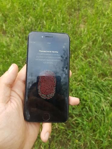 pixel google: IPhone SE 2020, Б/у, 128 ГБ, Черный, Чехол, 74 % — 3