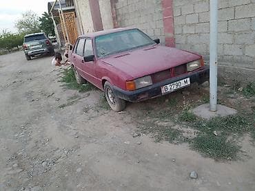Audi 80: 1985 г., 1.8 л, Механика, Бензин, Седан — 3