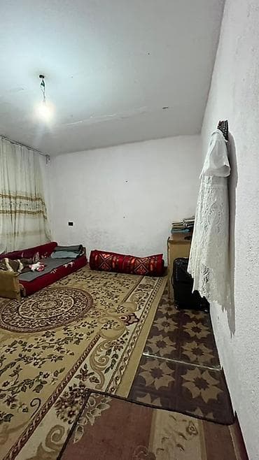 панельные дома: Продается однокомнатная квартира в Балыкчы. Описание: -Удлиненный — 5
