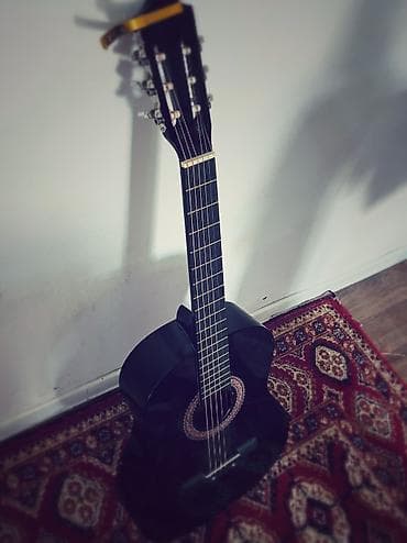 Музыкалык аспаптар: 🎸 Продам классическую гитару в отличном состоянии! Гитара ухоженная — 4