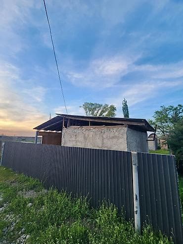 Кыймылсыз мүлк: Продаётся одноэтажный дом с участком. в Сокулуке Описание: - — 6
