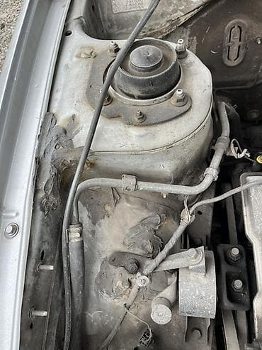 крылья 124: Mazda 626: 1999 г., 1.8 л, Ручные, Бензин, Седан — 10